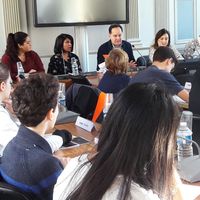 Débat en mairie de Sèvres, dans les Hauts-de-Seine, avec 21 adolescents qui comptent bien apporter leur contribution