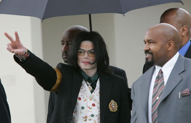 Michael Jackson arrivant au tribunal lors de son procés en 2005