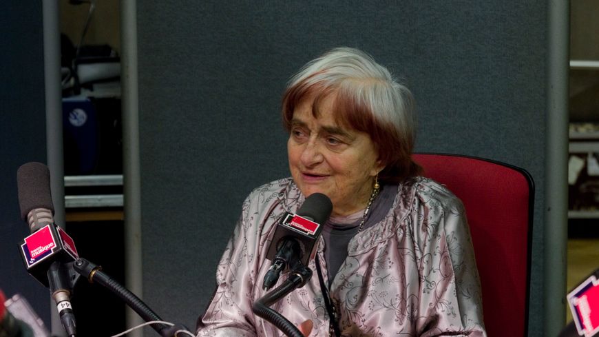 Agnès Varda est décédée à lâge de 90 ans. La cinéaste est ici au micro de France Musique le 9 mars 2014