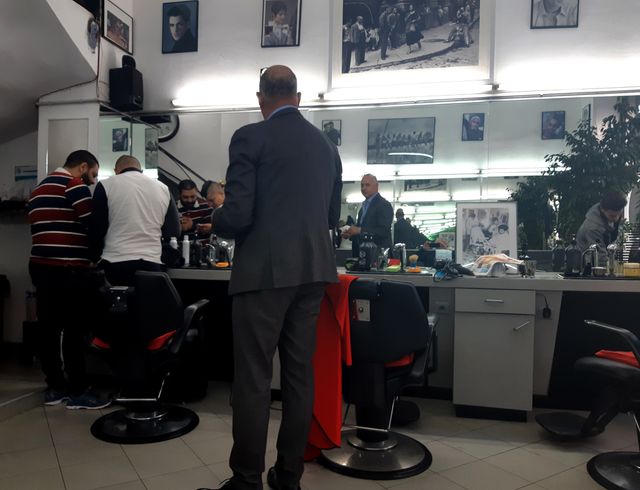 Les éventements d'Algérie sont au coeur de toutes les conversations du salon de coiffure du cours Belsunce