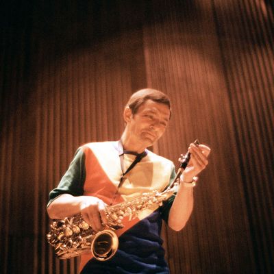S’il a aujourd’hui un statut de légende, le saxophoniste et clarinettiste Art Pepper aura passé sa courte vie à jouer à la roulette russe
