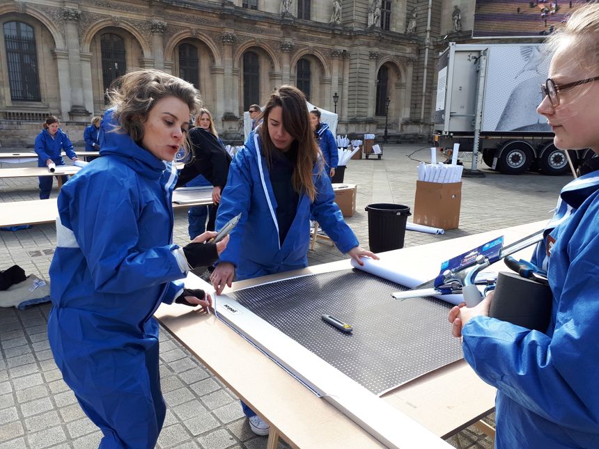 Certains des bénévoles sont venus du bout du monde pour participer à l'installation