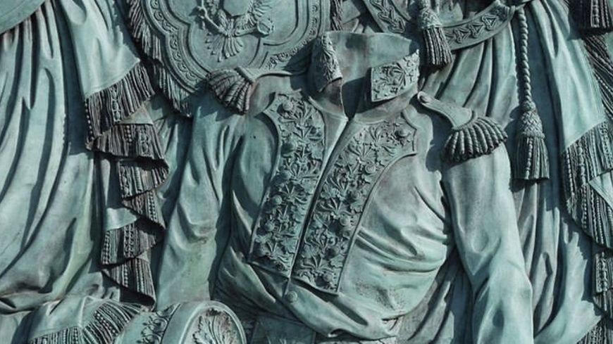 Soldat sans tête.
