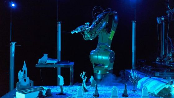Joris Mathieu met en scène une IA, des imprimantes 3D et un robot - Nicolas Boudier