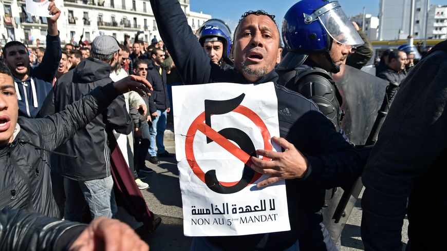 La population algérienne dit massivement non à la possibilité d'un cinquième mandat du président Bouteflika