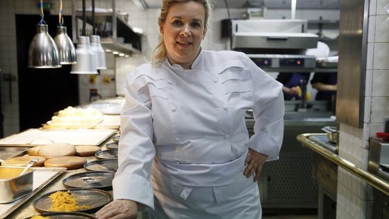 "Top Chef a contribué à montrer autrement notre métier" Hélène Darroze ©AFP - PATRICK KOVARIK