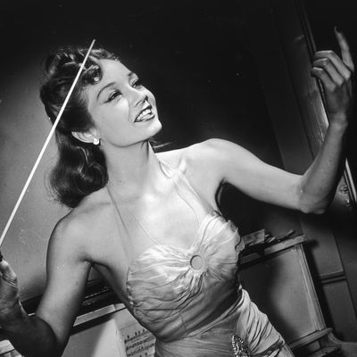 Portrait de la chanteuse Ina Ray Hutton, © Getty / Metronome / Coll. Archive Photos