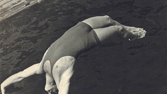 Alexandre Rodtchenko Plongeon, 1934 Tirage gélatino-argentique de l’auteur, 58,3 x 39 cm Moscou, Multimedia Art Museum (MAMM)