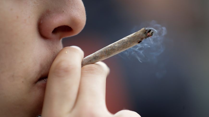 Une nouvelle étude pointe l'importance des risques de troubles mentaux en cas de consommation de cannabis fortement dosé en THC