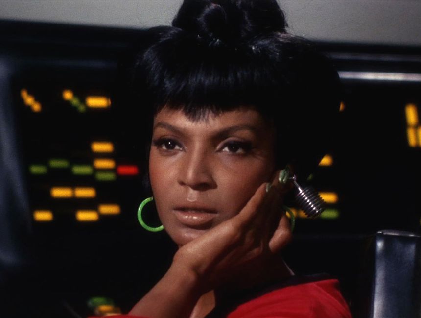 Nichelle Nichols dans le rôle d'Uhura
