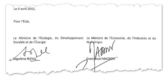 Ségolène Royal et Emmanuel Macron ont signé le protocole d’accord entre l’État et les sociétés concessionnaires d’autoroutes, le 9 avril 2015.