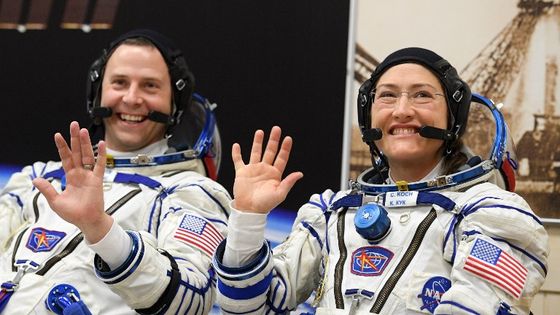 Christina Koch sera finalement accompagnée de Nick Hague ©AFP - Kirill KUDRYAVTSEV