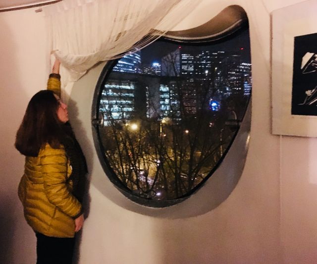 "Emile Aillaud disait que l'intérieur et l'extérieur des bâtiments devaient se conjuguer. C'est réussi", explique cette habitante d'une des Tours Nuages. L'association Site et Monuments espère obtenir pour l'ensemble du quartier le label "site remarq