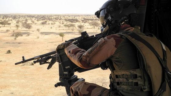 Soldat français de la mission « Barkhane » entre Gao et Ménaka, au Mali, le 21 mars 2019 ©AFP - Daphné BENOIT