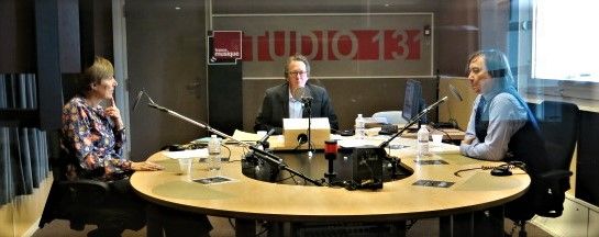 France Musique, cabine du studio 131, sur le vif !... Sabine Teulon Lardic, Benoît Duteurtre & Le génial Michel Fau (g. à d.)