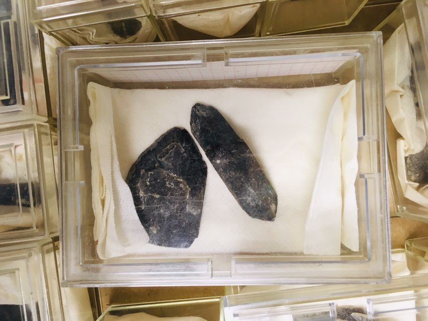 Macles des feldspaths récoltés par Haroun Tazieff sur le Mont Erebus - Srobonne Université
