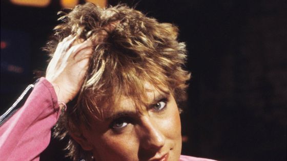 Plastic Bertrand, chanteur, musicien, auteur-compositeur, producteur, éditeur et présentateur de télévision, en 1977 à Hambourg. ©Getty - Jazz Archiv Hamburg / Ullstein bild
