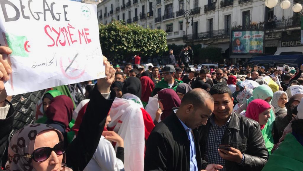 Inch Allah L Islamisation à Visage Découvert L' Algérie à visage découvert