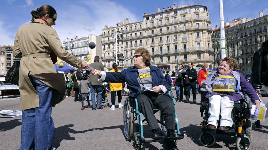 Manifestation de femmes handicapées à Marseille en 2010