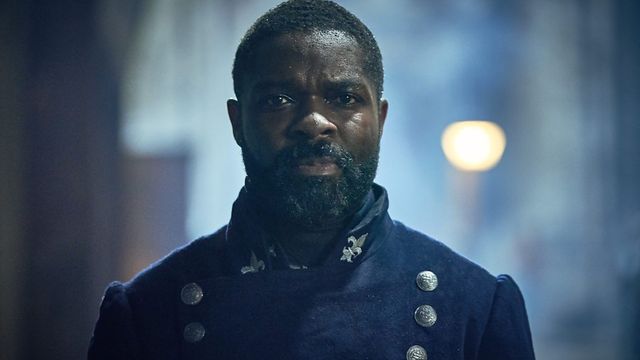 David Oyelowo, interprétant Javert, dans "Les Misérables, mini-série de la BBC (2018)