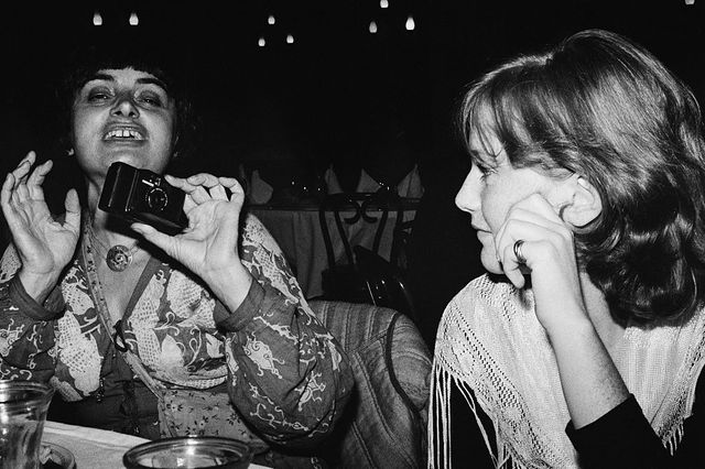 Agnès Varda et Isabelle Huppert à la discothèque Studio 54 à New York en 1977