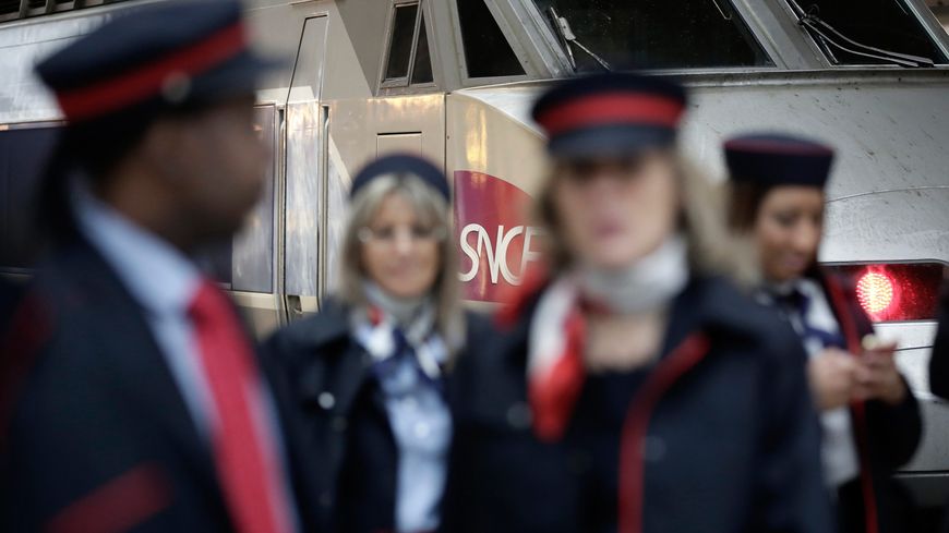Photo prise en 2014, lors de la présentation de la nouvelle tenue des agents SNCF