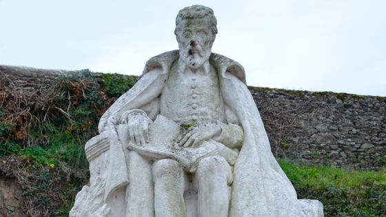 Statue Joachim du Bellay - Liré (Maine-et-Loire), prise le 2 novembre 2011 - Selbymay