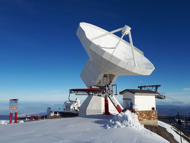L'antenne 30M de l'IRAM au sommet Pico Velata dans la sierra nevada (Espagne)