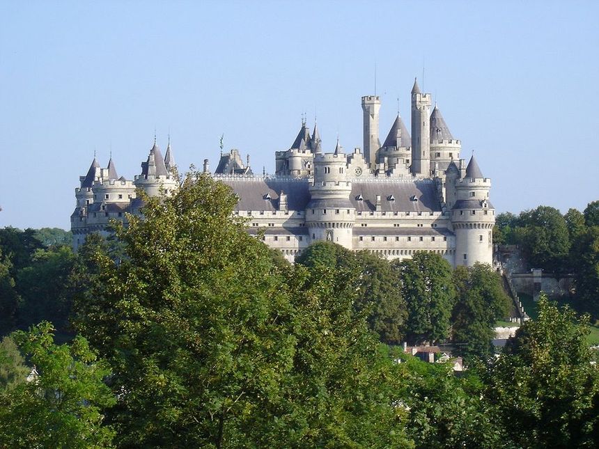 Le château de Pierrefonds vu depuis le Parc, en 2004