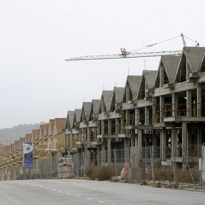 Un bâtiment dont la construction a été interrompue en raison de la crise financière de 2008, à Valdemoro près de Madrid le 23 janvier 2009