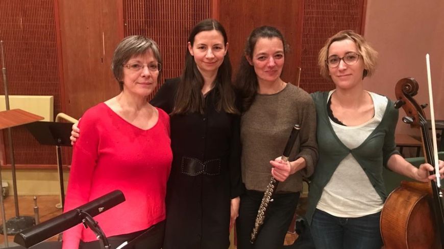 Le trio Salzedo, Nina Senk (en noir) en enregistrement pour Création Mondiale