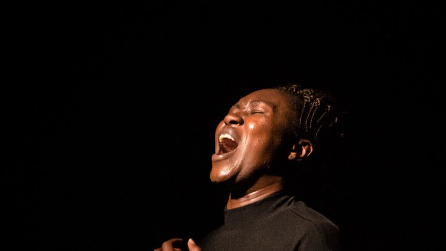 "Hymen Hymne" de Nina Santes