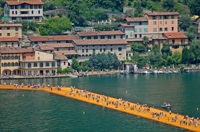 Grâce à l'installation, les visiteurs ont pu ressentir la sensation de marcher sur l'eau
