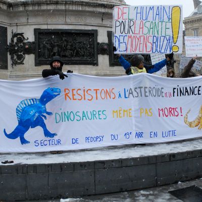 Rassemblement du personnel psychiatrique en lutte, Paris place de la République.