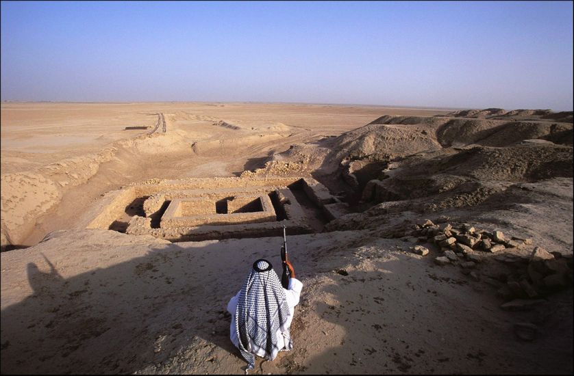 Site archéologique d'Uruk dans le sud de l'Irak (vers 3 300 av. J.-C.)