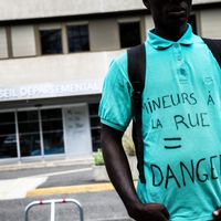 En août 2018, un jeune migrant mineur non accompagné dénonce les dangers de la rue, à Tours