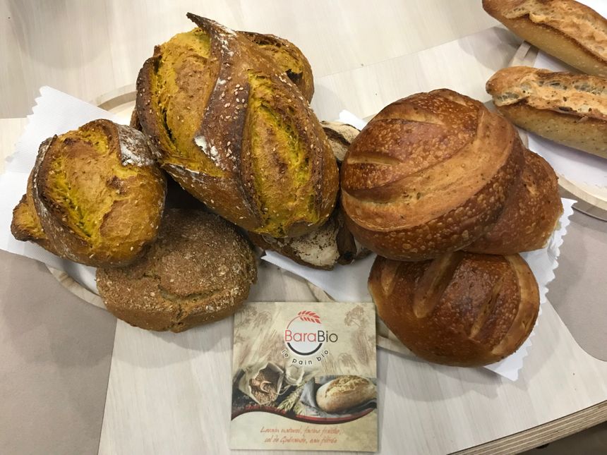 le pain sésame curcuma et la brioche à l'anis de la boulangerie CORNAILLAISE « BARABIO »