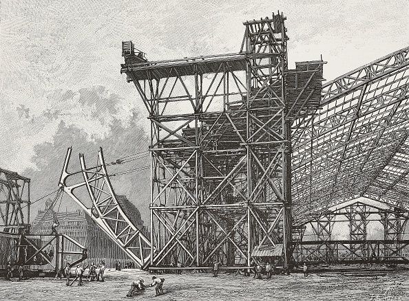 Construction du Palais des Machines, à Paris