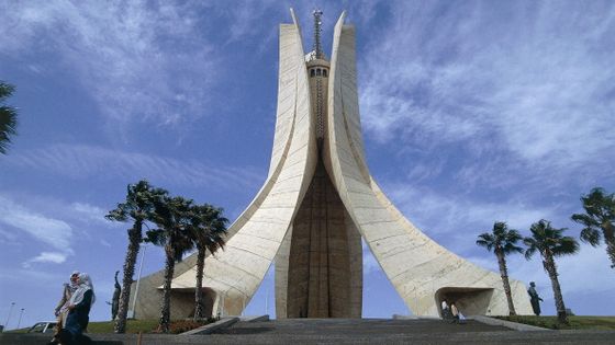 Maqam Echahid, le mémorial aux martyrs de la guerre d'indépendance (1954-1962) érigé en 1982 à Alger ©Getty - DeAgostini