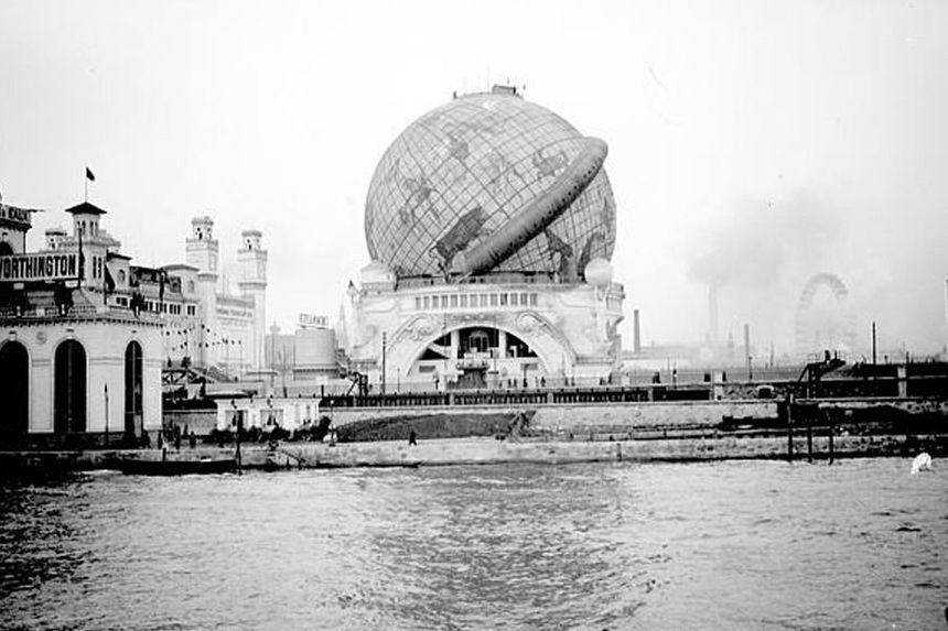 Le Globe Céleste, construit pour l'Expo Universelle de 1900