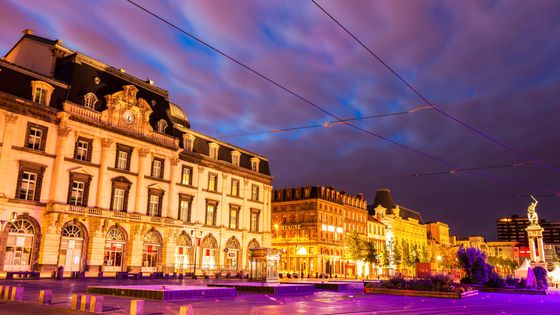 le concert de l'Orchestre National d'Auvergne donné le 12 avril à l’opéra de Clermont, capté et retransmis en direct, en 4K dans quinze sites à travers l’Auvergne. - Henryk Sadura