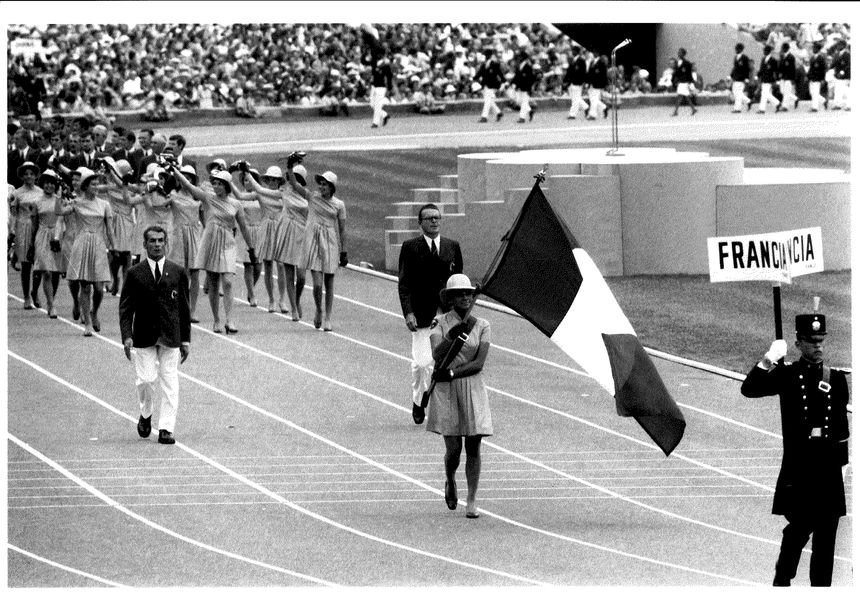 Christine Caron, première femme porte drapeau aux Jeux olympiques de Mexico en 1968