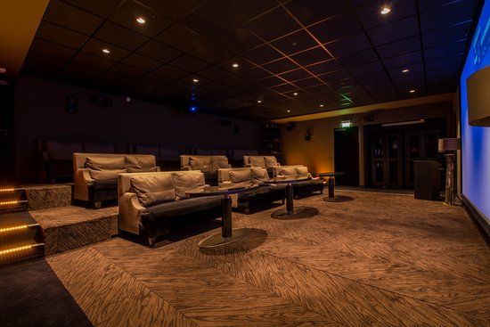 La salle de cinéma du Marignan Champs-Elysées
