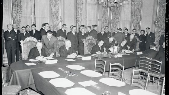 Création de l'Union de l'Europe occidentale (UEO), 23 octobre 1954 à Paris ©Getty - Bettmann