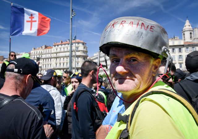 Manifestants lors de l'acte XXIV des "gilets jaunes" à Marseille