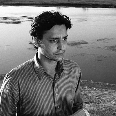Soumitra Chatterjee dans"Le Monde d Apu", le troisième et dernier volet de la célèbre Trilogie d'Apu de Satyajit Ray, sorti en 1959.