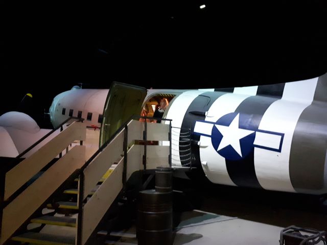 Ce véritable C47 qui a fait le débarquement est aujourd'hui un simulateur de vol très réaliste.