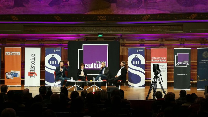 Hervé Gardette avec Agnès Bénassy-Quéré, membre du Cercle des Économistes, Laurent Berger, secrétaire général de la CFDT et Dany Lang, membre des Économistes Atterrés