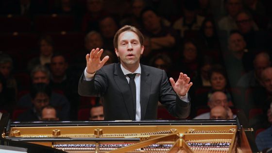 Après Beethoven, Mozart ! Leif Ove Andsnes dirige le Mahler Chamber Orchestra dans un programme Beethoven au Carnegie Hall le 23 février 2015. - Hiroyuki Ito