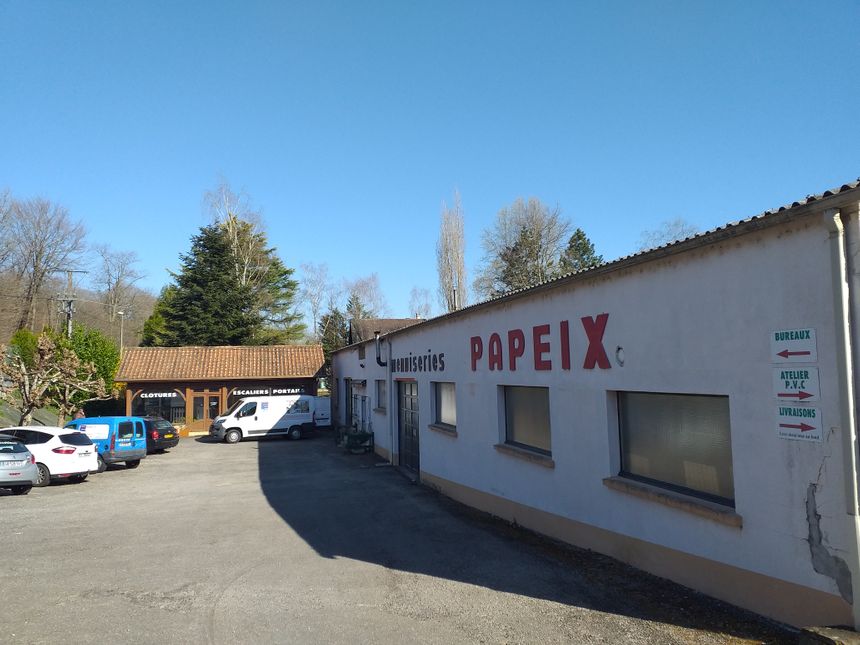 Les bâtiments de la menuiserie Papeix situés sur la commune d' Isle (87)